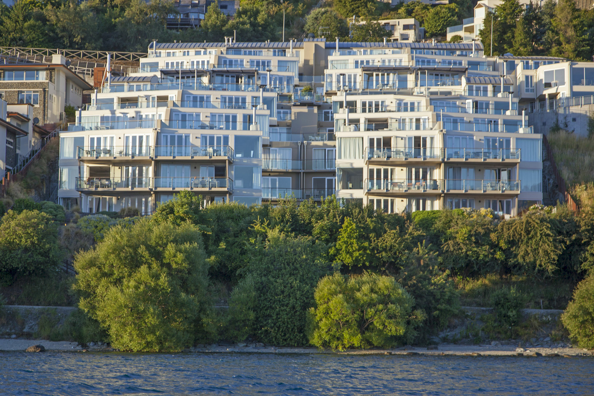 Luxury Lake Suites Queenstown Exteriör bild