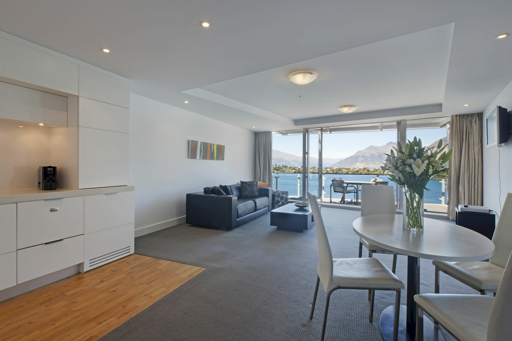 Luxury Lake Suites Queenstown Exteriör bild